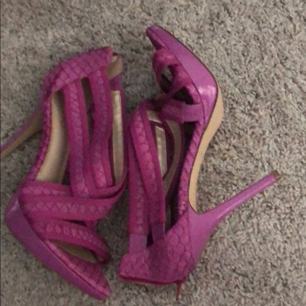 Fuschia heel